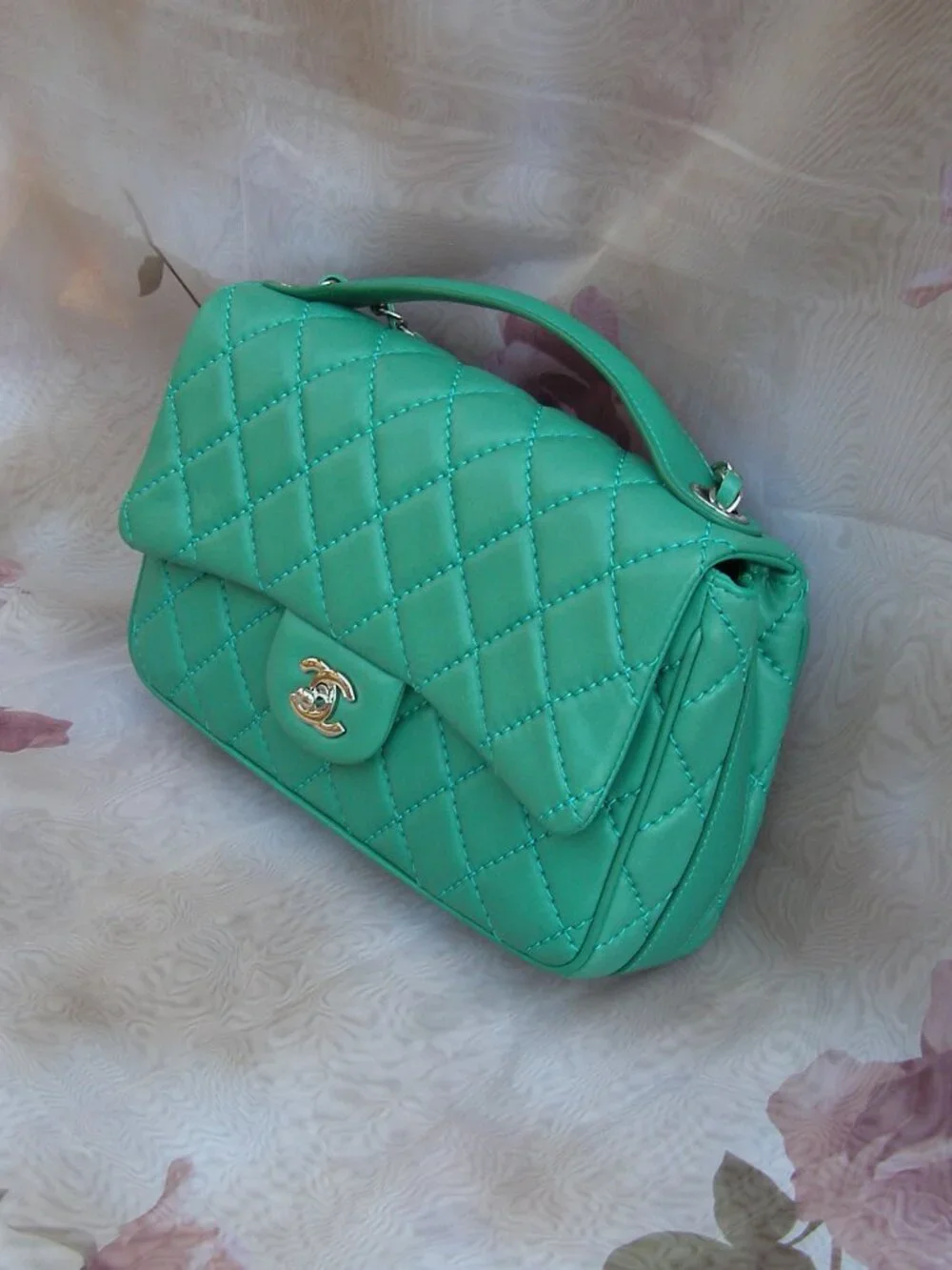 Chanel CC Top Handle Flap Bag GREEN quilted leather Satin Lining